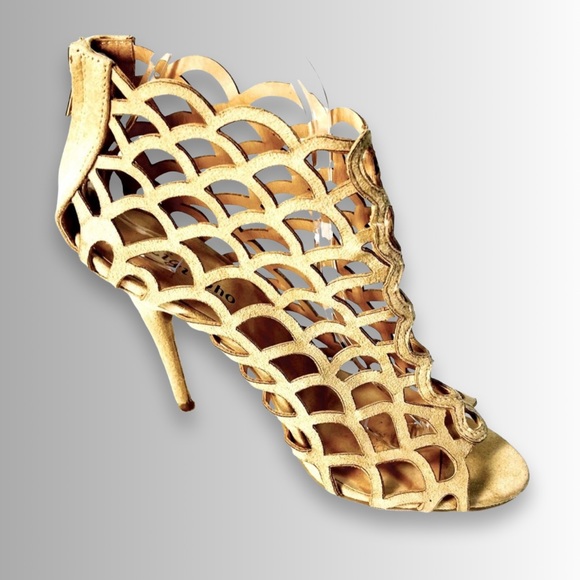 Zigi Soho Nude Cut Out Caged Deana Booties, Back Zip, 2” Heel, Sz 8.5 - Picture 1 of 7